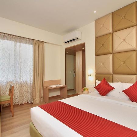 La Sara Regent Hotel Bangalore Exterior foto