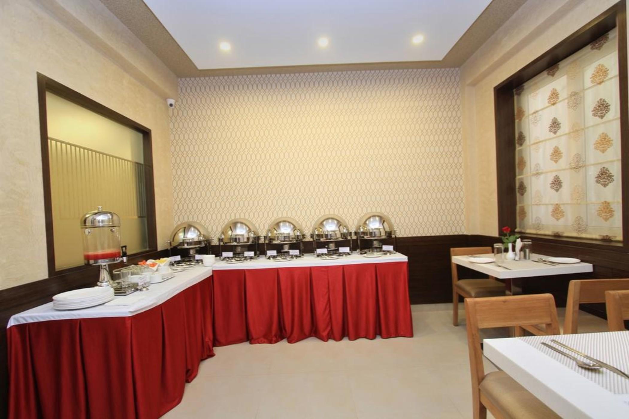 La Sara Regent Hotel Bangalore Exterior foto